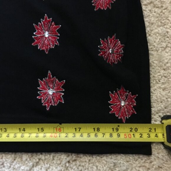 Silver Stitched Red Carnation Buttoned Knit Tunic Sweater - Picture 15 of 16